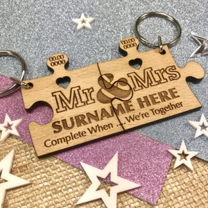 Personalised Wedding Day Gift 2x Jigsaw Puzzle Beech Keyrings Fifth Anniversary - Picture 1 of 8