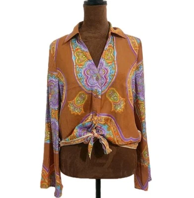 Top Bohemio Rachel Zoe Talla XS Manga Acampanada Botón Corbata Frontal Colorido Recortado Foto 1 de 4