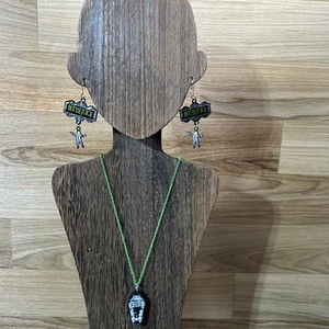 BEETLEJUICE Konvolut - Sarg Halskette & Ohrhänger Set - Bild 1 von 4