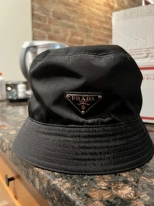 Sombrero de cubo Prada - Imagen 1 de 2