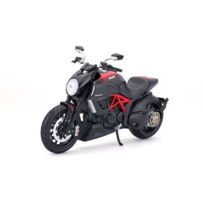 10-11023 Bburago Maisto - Ducati Diavel Carbon, nera e rossa - Scala 1:12 - Immagine 1 di 4