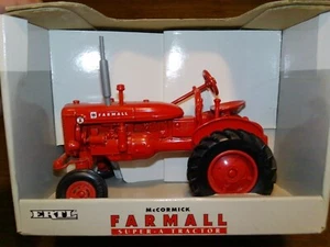Ertl McCormick Farmall Super A Farm Toy Tractor Diecast Collectible 1:16 NEW - Picture 1 of 6