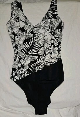 Traje de baño Jaclyn Smith multicolor, blanco y negro flor talla 10 Foto 1 de 4