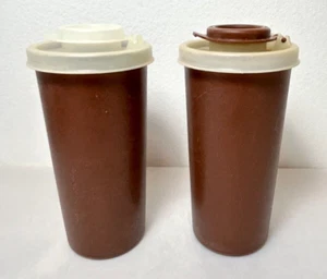 Vintage Tupperware Salt Pepper Set Shaker Flip Top Brown                T1 - Picture 1 of 7