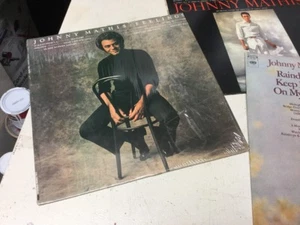 4- Johnny Mathis Vinyl Albums Feelings, Raindrops , Heavenly & Greatest Hits - Foto 1 di 8
