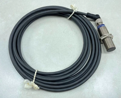 Telemecanique XS1 M18KP340D PNP NPN NO NC Inductive Proximity Sensor With Cable - Image 1 of 4