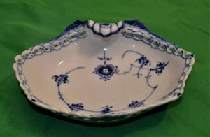 VTG ROYAL COPENHAGEN Blue Fluted Full Lace SEASHELL Dish Bowl #1074 1st Quality - Picture 1 of 6