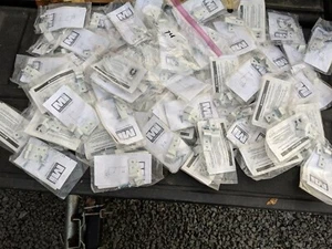 75+ Pairs of MI Window Tilt Latches LB000122, MI-3763 - Picture 1 of 3