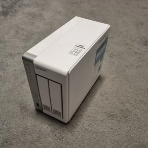 QNAP TS-231P - 2 Bay NAS 1GB Memory With PSU /w 2 x 2TB WD Red SATA HDD - Photo 1/5