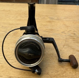 Vintage Silstar 2045-50 Bait Feeder Bait Runner Reel Graphite Titanium - Picture 1 of 8
