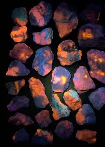 Fluorescent Glow UV Reactive Crystals Natural Mineral Rare HACMANITE Rough Chips - Picture 1 of 6
