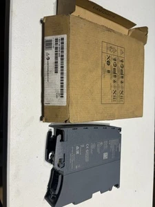 New Siemens 6ES7532-5HF00-0AB0 S7-1500 Simatic AQ 8xu/i Hs Analog Output Module - Picture 1 of 11