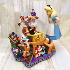 Super Rare Alice In Wonderland Cheshire Cat Queen Of Hearts Figure Snow Globe