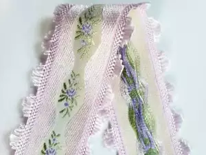 Vintage Orchid and Cream Jacquard Brocade Ribbon Trim with Roses 3.75 yards - Picture 1 of 3