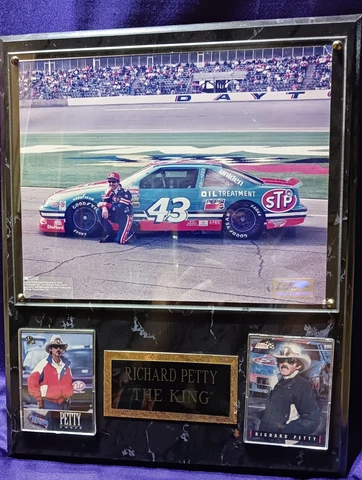 Richard Petty "The King" NASCAR Licensed Plaque! Cover