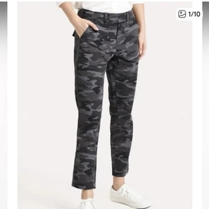 G1 Goods Camo Surplus Cargo Crop Pant Womans Sz 2 Gray 100% Cotton Mid Rise - Picture 1 of 14
