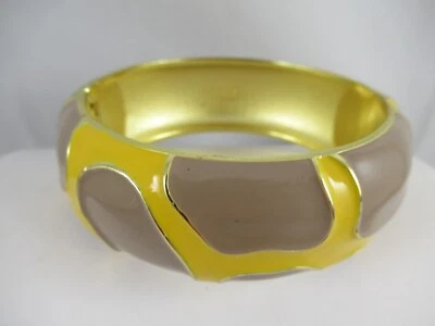 Pulseira articulada assinada Banana Republic tom dourado e esmalte com estampa de animais - Imagem 1 de 4