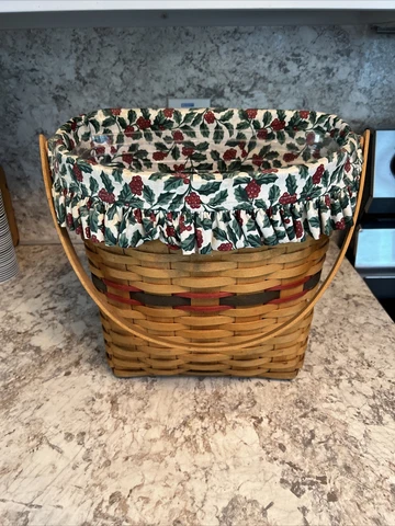 Longaberger Christmas Winter Wishes, large basket damaged Cover