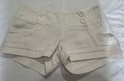 Pantalón corto Charlotte Russe para mujer blanco talla 3 falta un botón estilo #80579 corte #453 Foto 1 de 4