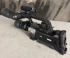 Cámara JVC GY-HM700U Pro HD Videocámara + Lente Canon KT14x4.4 KRSJ 14x Envío Rápido - Imagen 1 de 18