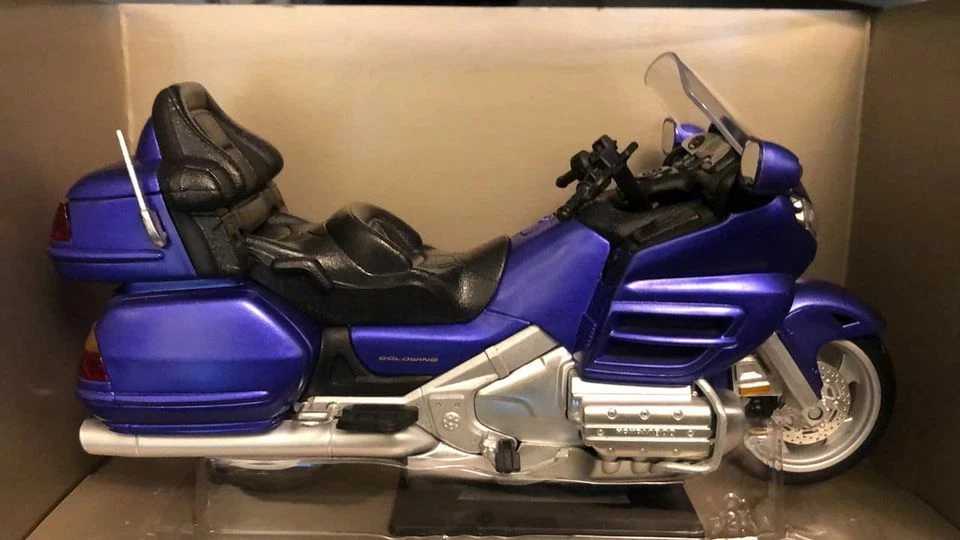 New-Ray Toys 1:12 Scale Honda Goldwing Blue SS49253A - Image 1 of 1