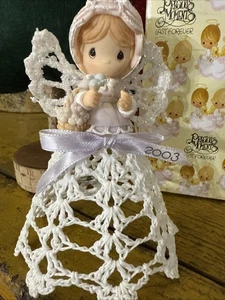 Vintage 2003 Precious Moments Ornament Mädchen hält Baby Vogel gehäkelt 113628 Neu im Karton - Bild 1 von 8