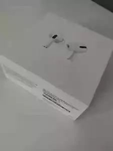 EMPTY BOX ONLY * Apple AirPods Pro 1st gen * NO AIRPODS or CASE , BOX ONLY* - Picture 1 of 2