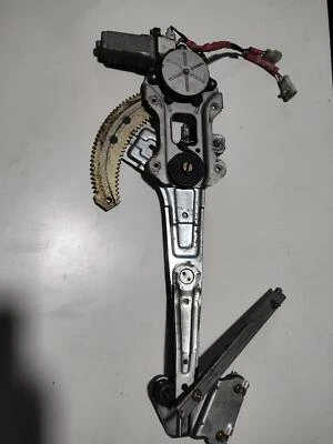 SUBARU FORESTER MK2 2002 - 2008 RIGHT FRONT WINDOW REGULATOR 6 WIRE W/ WINDER - Image 1 of 4