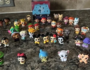 Disney Doorables (Approx. 40) AND One Movie Moment, Series 1 (Peter Pan) - Picture 1 of 14