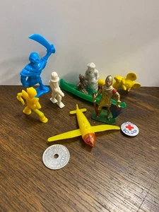 Vintage Toy Figure Lot Plus - Picture 1 of 1