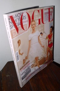 Rivista VOGUE Italia n.737 Gennaio 2012[MODA,FASHION HOT SPOTS - Imagen 1 de 3