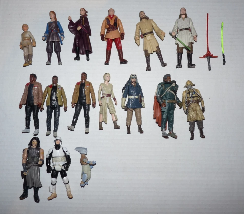 GRAN LOTE DE 16 FIGURAS STAR WARS ANAKIN PADME REY MANDOLORIAN HASBRO SUELTO Foto 1 de 3