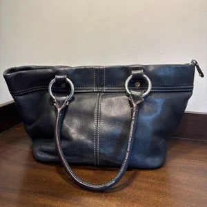 Tignanello Black Leather Shoulder Bag Bucket Bag Purse 2 Compartments P - Picture 1 of 10
