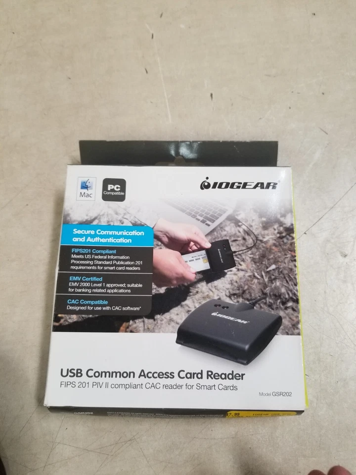 IOGear GSR202 USB Smart Card Access Reader in Black - Image 1 of 3