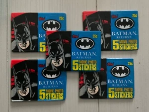 1992 Topps Batman Returns Film Foto Sticker - 1 Vintage Sealed Pack - Bild 1 von 2