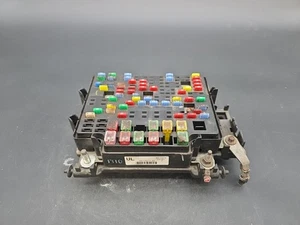 03-06 Chevy Silverado Sierra Power Module Engine Unit Fuse Relay Box X25-856 - Picture 1 of 6