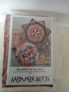 Aardvark Quilts Gypsy and The Frog Quilt Kit w/Fabric for 2 Table Toppers NEW - Picture 1 of 4
