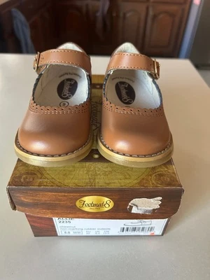 Girl's Footmates Allie 尺码 6 栗色皮革 Mary Jane 正装鞋 棕色 — 第 1/4 张图片