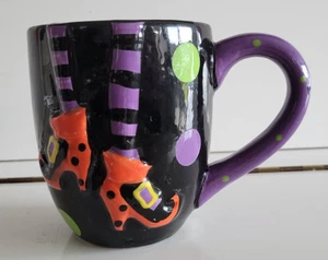 TAZZA DA CAFFÈ IN CERAMICA NERA MAGO DI OZ GAMBE E PUNTI STREGA MALVAGI 4,25 POLLICI 16 OZ - Foto 1 di 10