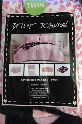 BETSEY JOHNSON 6PC HEARTS 💕 DESIGN TWIN BED SET COMFORTER SHEETS THROW NWT - Image 1 of 3