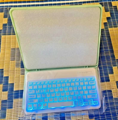 TESTED - Apple iPad Air Bluetooth LED Keyboard Case – Wireless, Protective Cover - Image 1 of 4