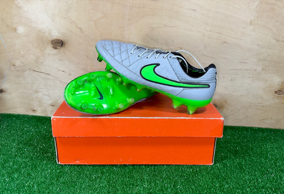 Preços baixos em Tênis de futebol Nike Tiempo Legend V | eBay