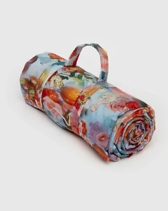 NUOVO! Baggu x Collina Strada COPERTA PICNIC SOFFICE in "Pomodoro Sistino" ESAURITA!!! - Foto 1 di 24