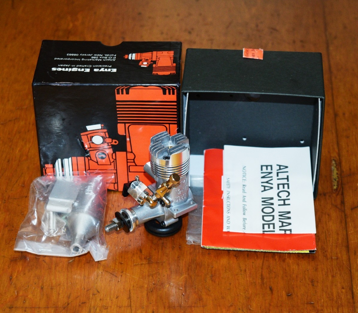 ホビーラジコン ENYA MODEL ENGINE 15-V TV W/SNV ホビーラジコン ENYA MODEL ENGINE 15-V TV W/SNV $_12.JPG