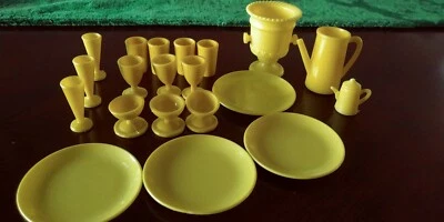 Barbie Cocina Platos y Tazas Plástico Amarillo Vintage Años 70 y 80 20 Piezas Foto 1 de 4