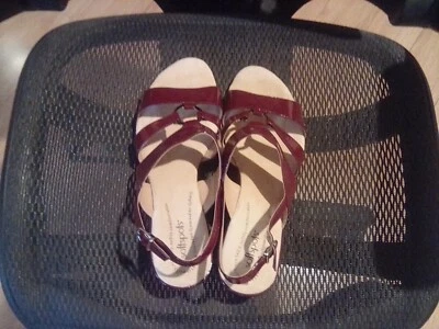 Sandalias Softspots Clara Red Pat Slingback para mujer talla 12 WW nuevas. Foto 1 de 4