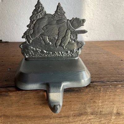 Pewter Polar Bear Stocking Hanger, ESL 2009🎄🎄🎄 - Image 1 of 4