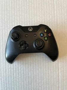 Xbox One S Black Wireless Controller Model 1708 Gently Used Condition - Picture 1 of 5