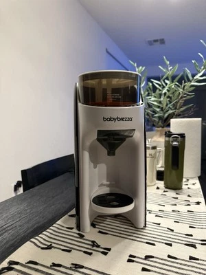 Dispensador de fórmula avanzada Baby Brezza Formula Pro Foto 1 de 4