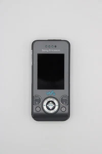 Sony Ericsson W580i Retro Handy - Bild 1 von 12
